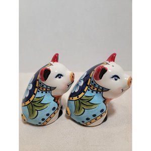 La Barca 2 Piece Salt and Pepper Pig Shakers, New